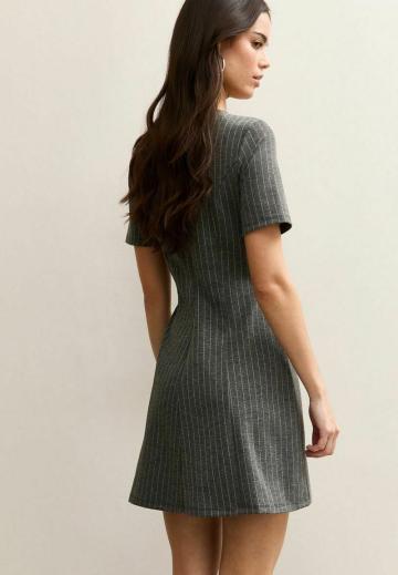 Короткое платье