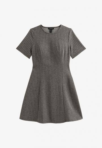 Короткое платье