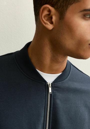 Куртка бомбер