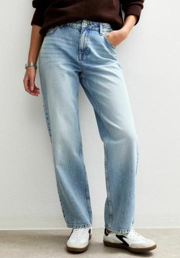 Прямые джинсы