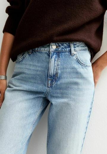 Прямые джинсы