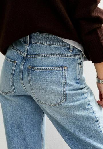 Прямые джинсы