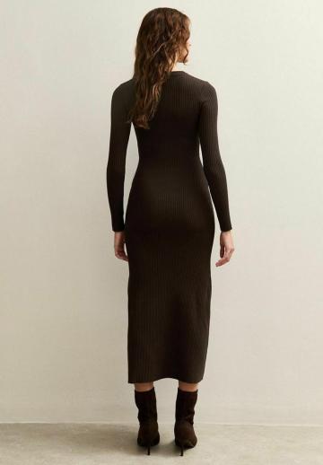 Вязаное платье