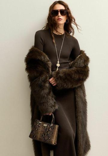 Вязаное платье