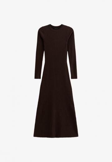 Вязаное платье