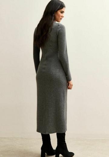 Вязаное платье