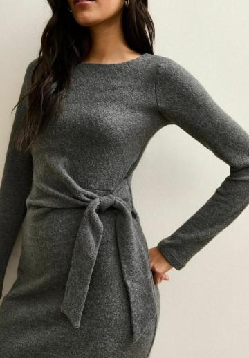 Вязаное платье