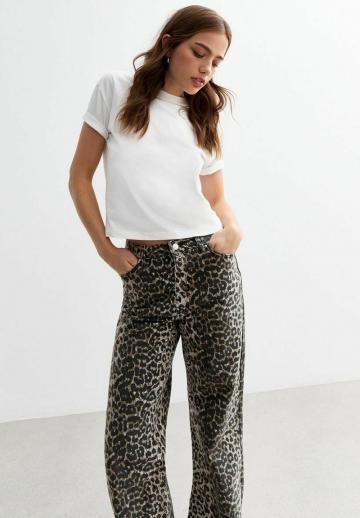 Прямые джинсы