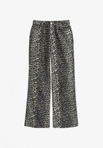 Прямые джинсы