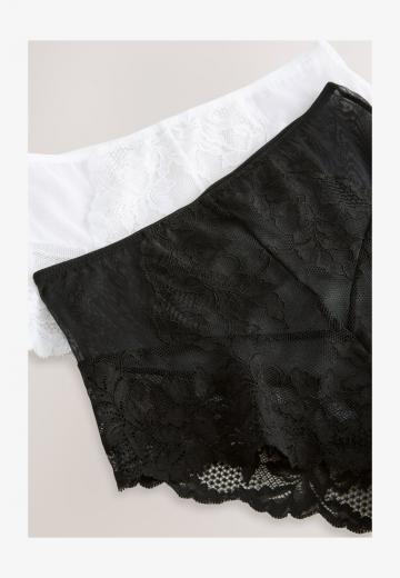 Трусы на бедрах