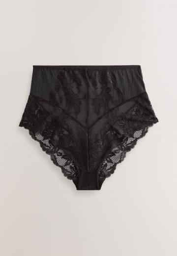 Трусы на бедрах