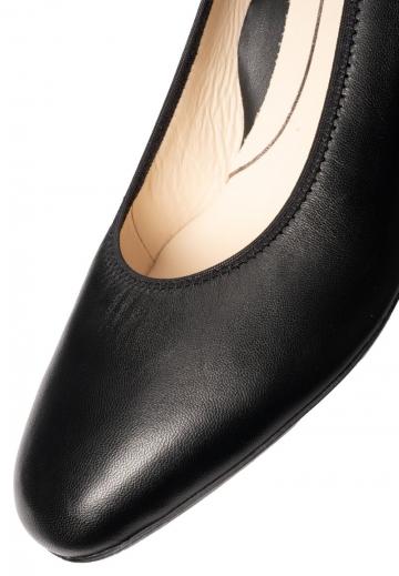 Туфли с высоким носом