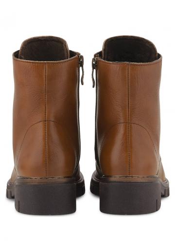 Ботинки на шнуровке