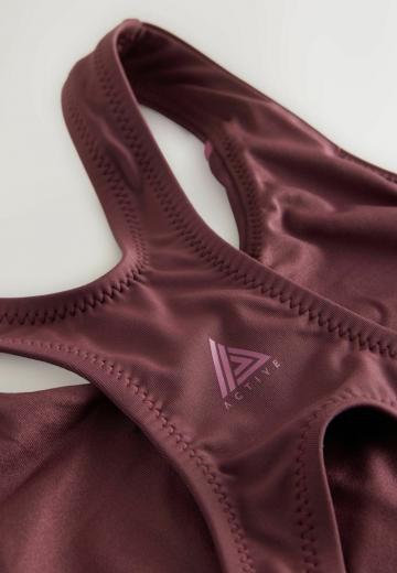 Слитный купальник