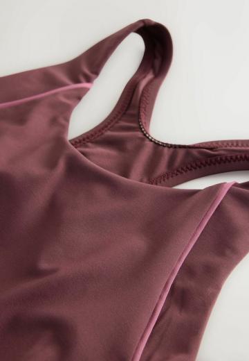 Слитный купальник