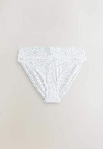 Трусы на бедрах