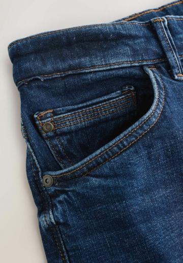 Прямые джинсы