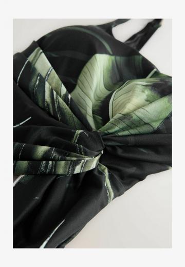 Слитный купальник