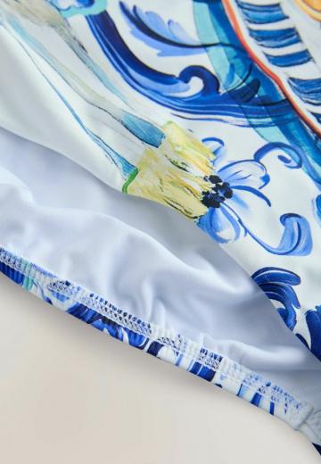 Слитный купальник