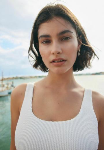 Слитный купальник