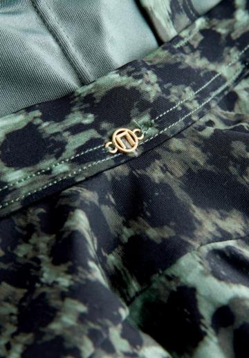 Слитный купальник