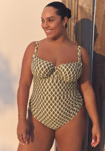 Слитный купальник