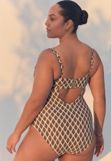 Слитный купальник