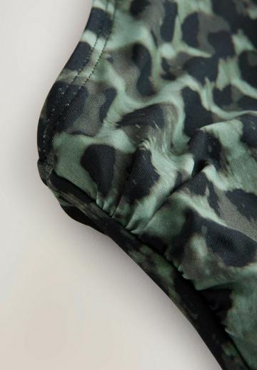 Слитный купальник