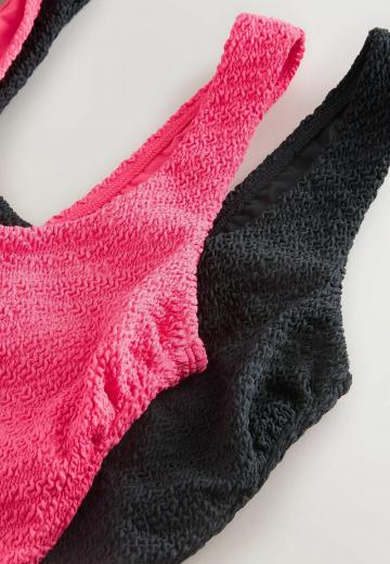 Слитный купальник