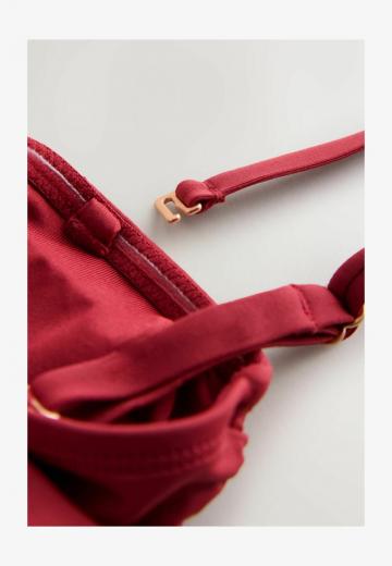 Слитный купальник