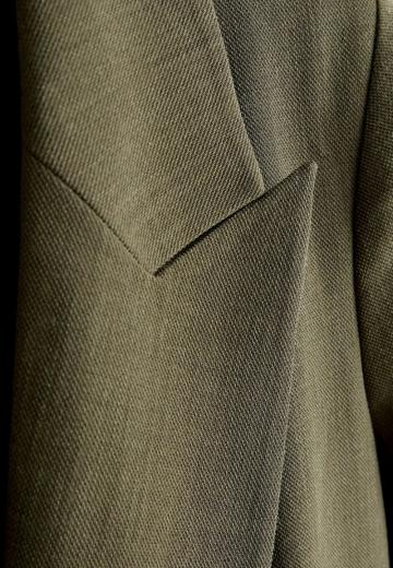 Блейзер с накладными карманами