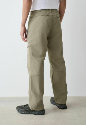 Брюки с накладными карманами