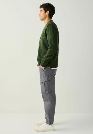 Брюки с накладными карманами