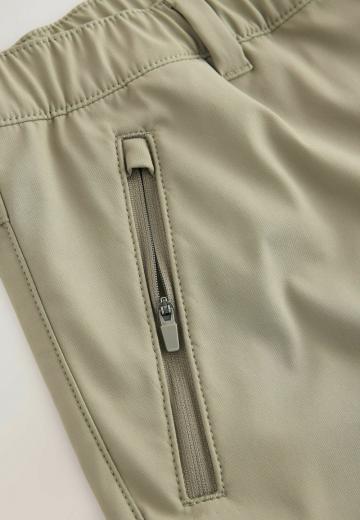 Брюки с накладными карманами