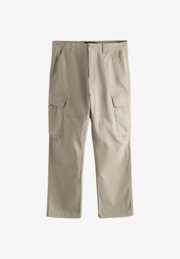 Брюки с накладными карманами