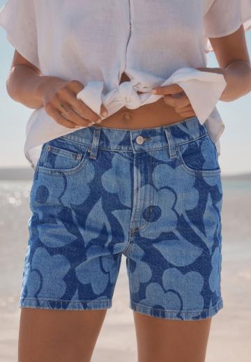 Джинсовые шорты