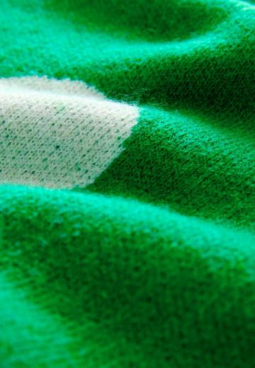 Пуловер в полоску