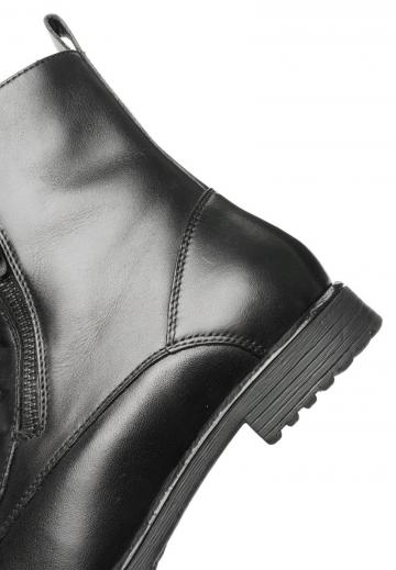 Зимние ботинки