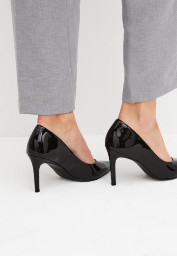 Туфли на высоком каблуке