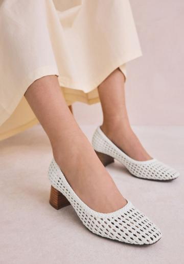 Туфли с высоким носом