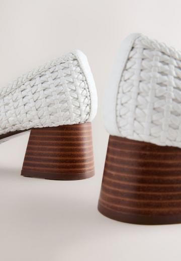 Туфли с высоким носом