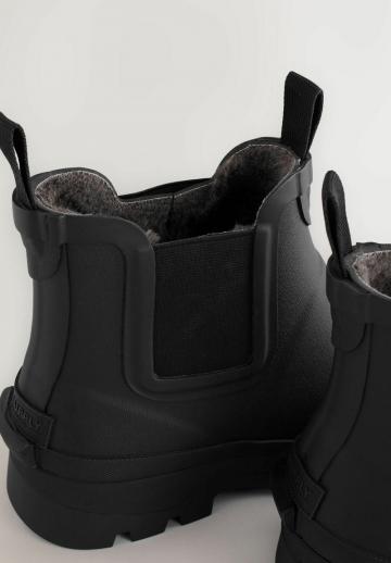 Резиновые сапоги