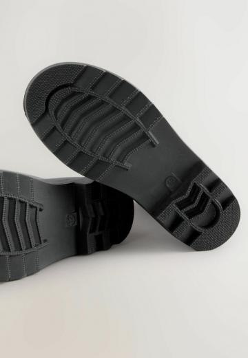 Резиновые сапоги