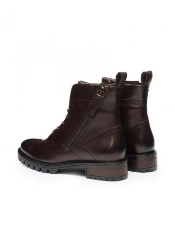 Ботинки на шнуровке