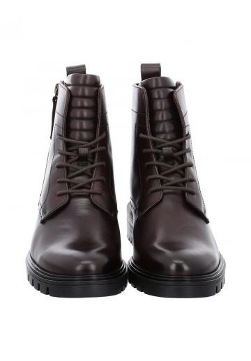 Ботинки на шнуровке