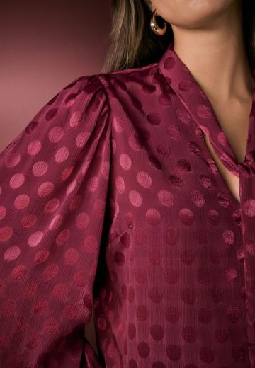 Атласная блузка