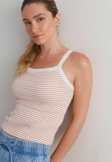 Топ на бретельках