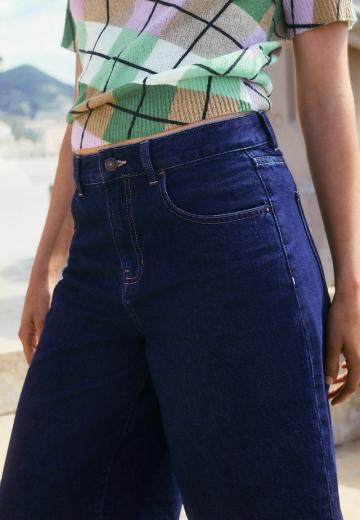 Короткие джинсы