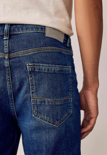 Прямые джинсы