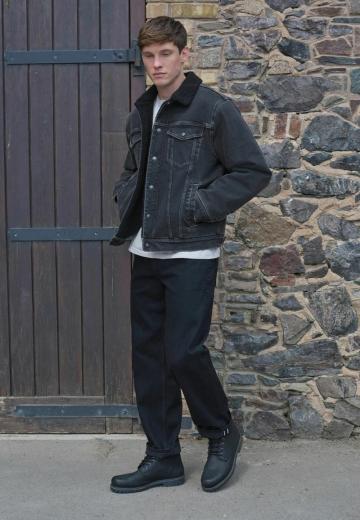 Джинсовая куртка